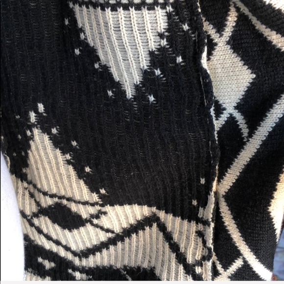 Escio Sweater Tribal Aztec Black Beige Winter Fall - Picture 5 of 8